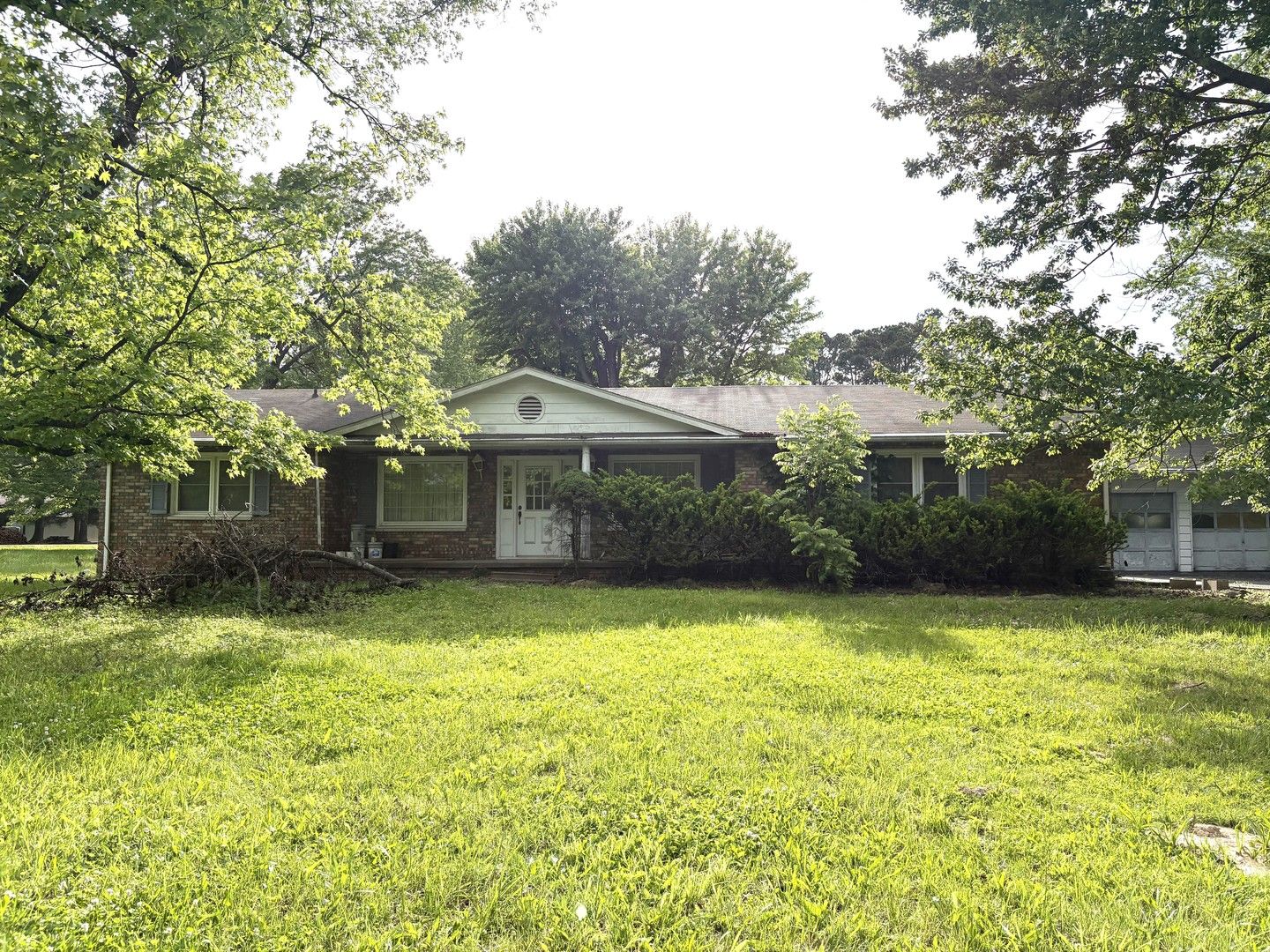3917 Country Club Road — Carbondale, IL 62901