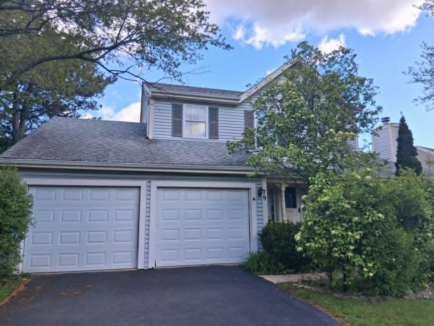 79 Brookstone Drive — Streamwood, IL 60107