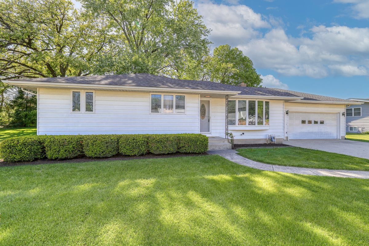 402 First Street, Elburn, IL 60119