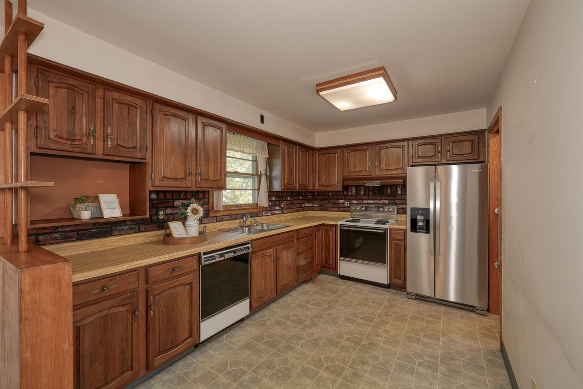 402 N First Street, Elburn, IL 60119