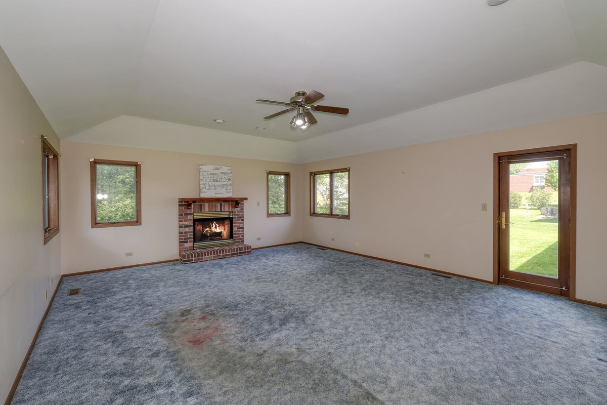 402 N First Street, Elburn, IL 60119