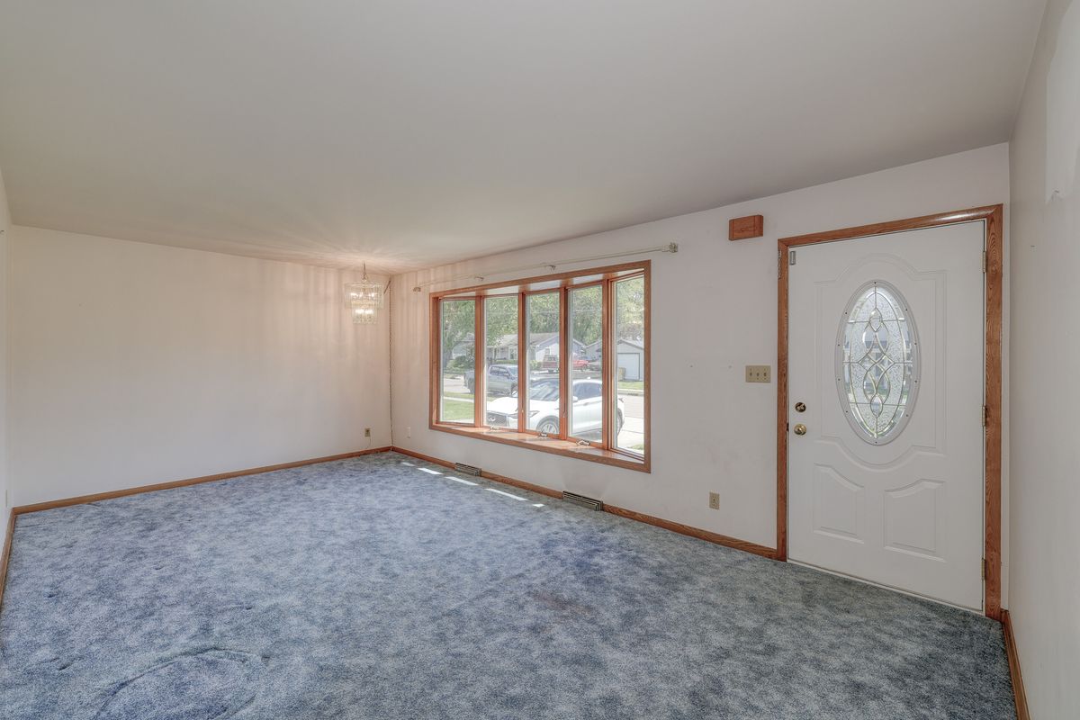 402 N First Street, Elburn, IL 60119