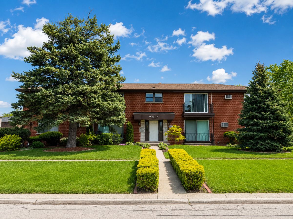 7915 84th Avenue, Justice, IL 60458