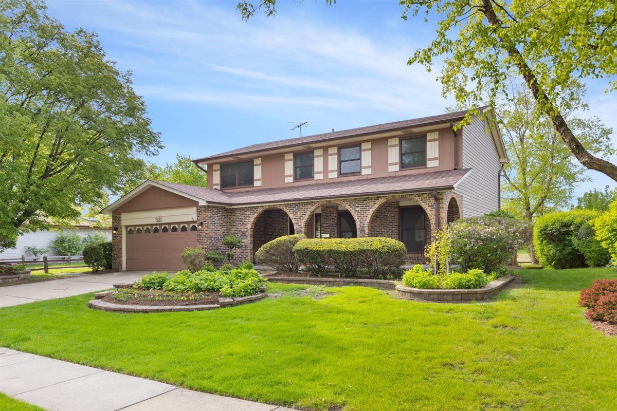 321 Ashwood Drive, Schaumburg, IL 60193