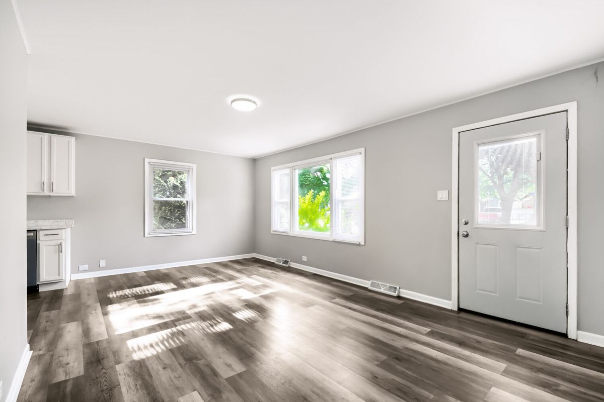 15013 Springfield Avenue, Midlothian, IL 60445