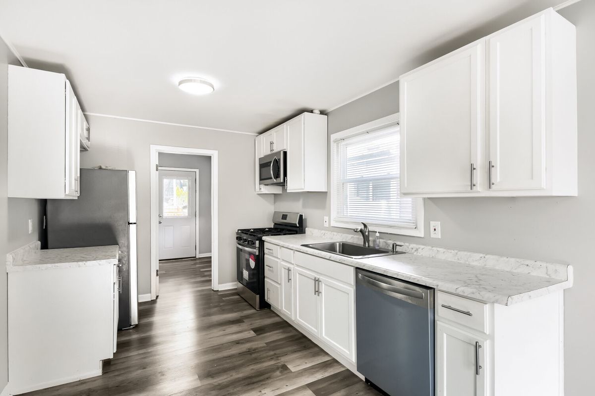 15013 Springfield Avenue, Midlothian, IL 60445