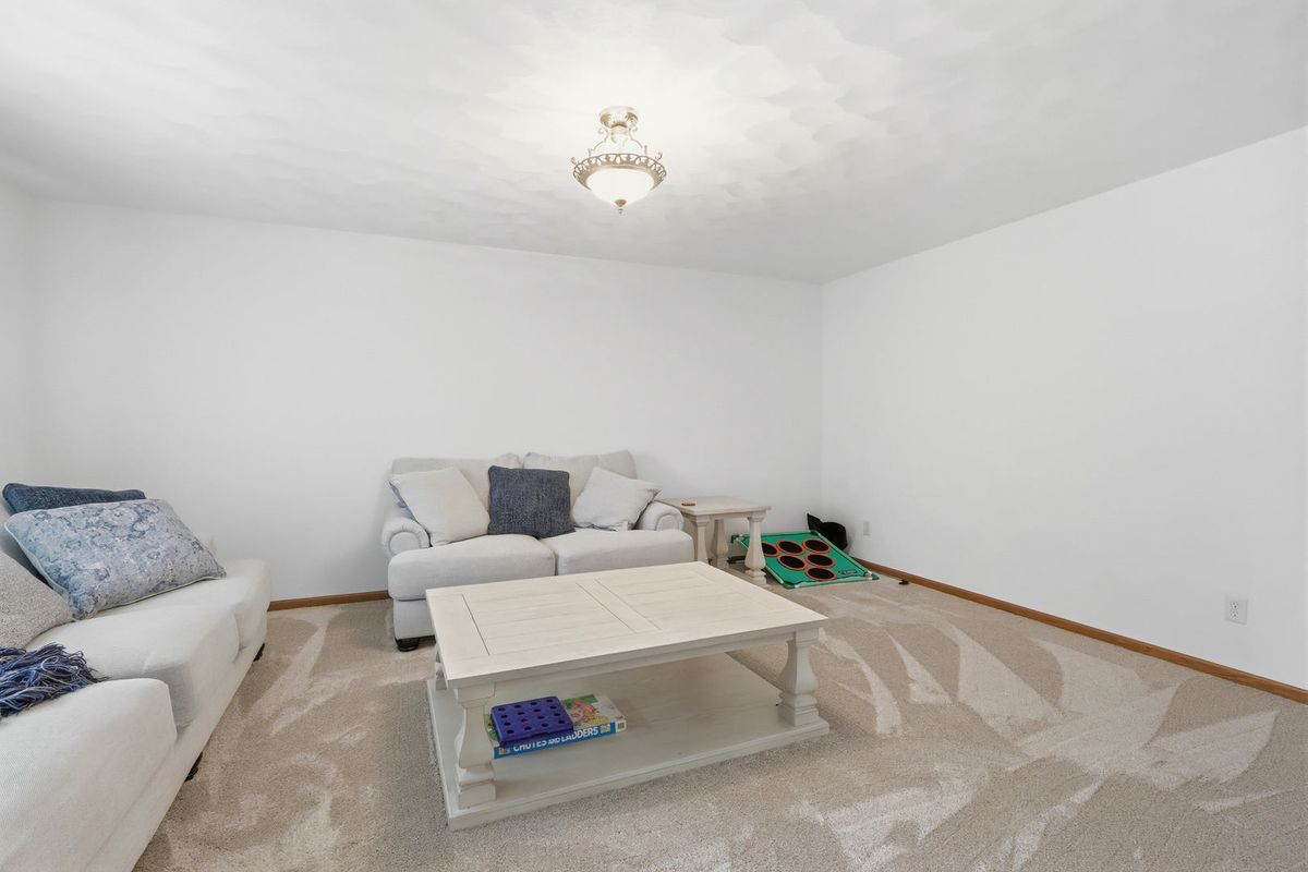 413 N East Street, Cambridge, IL 61238