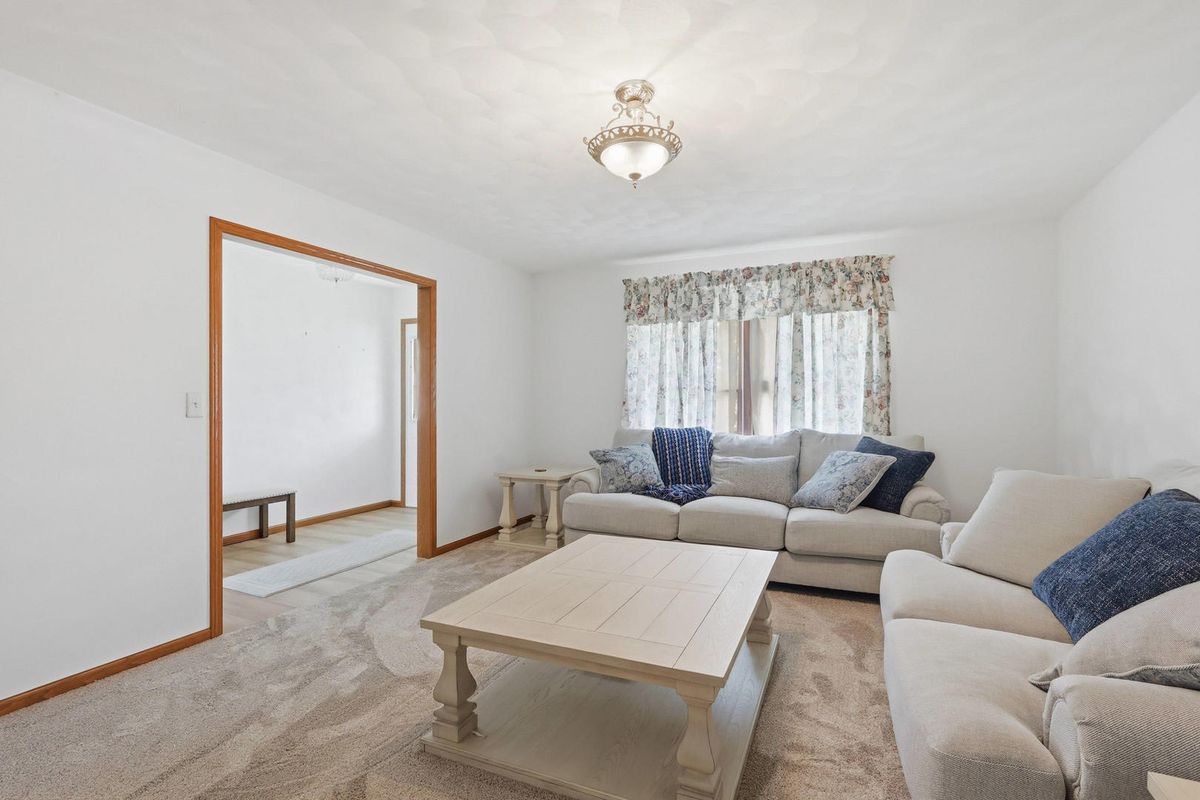 413 N East Street, Cambridge, IL 61238