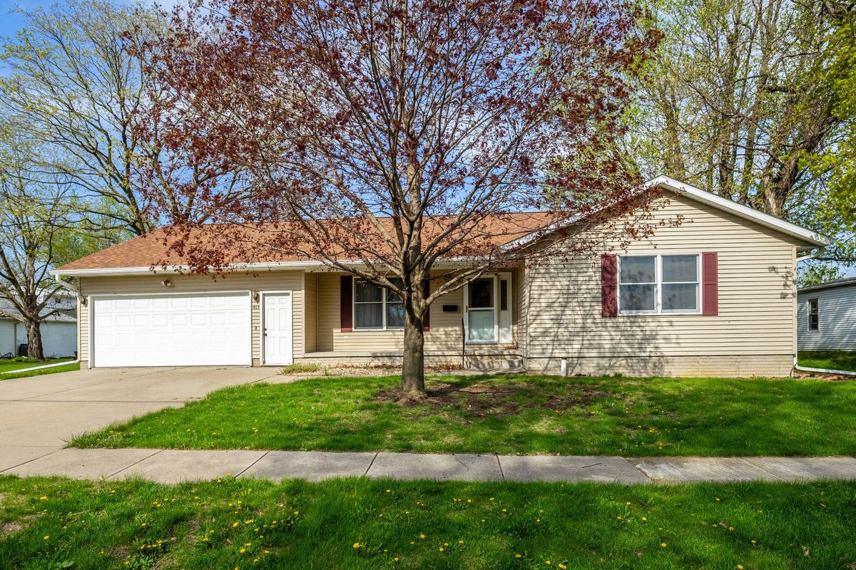 413 East Street, Cambridge, IL 61238