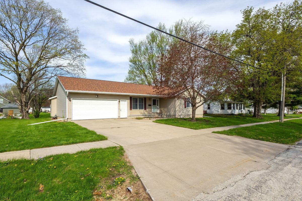 413 N East Street, Cambridge, IL 61238