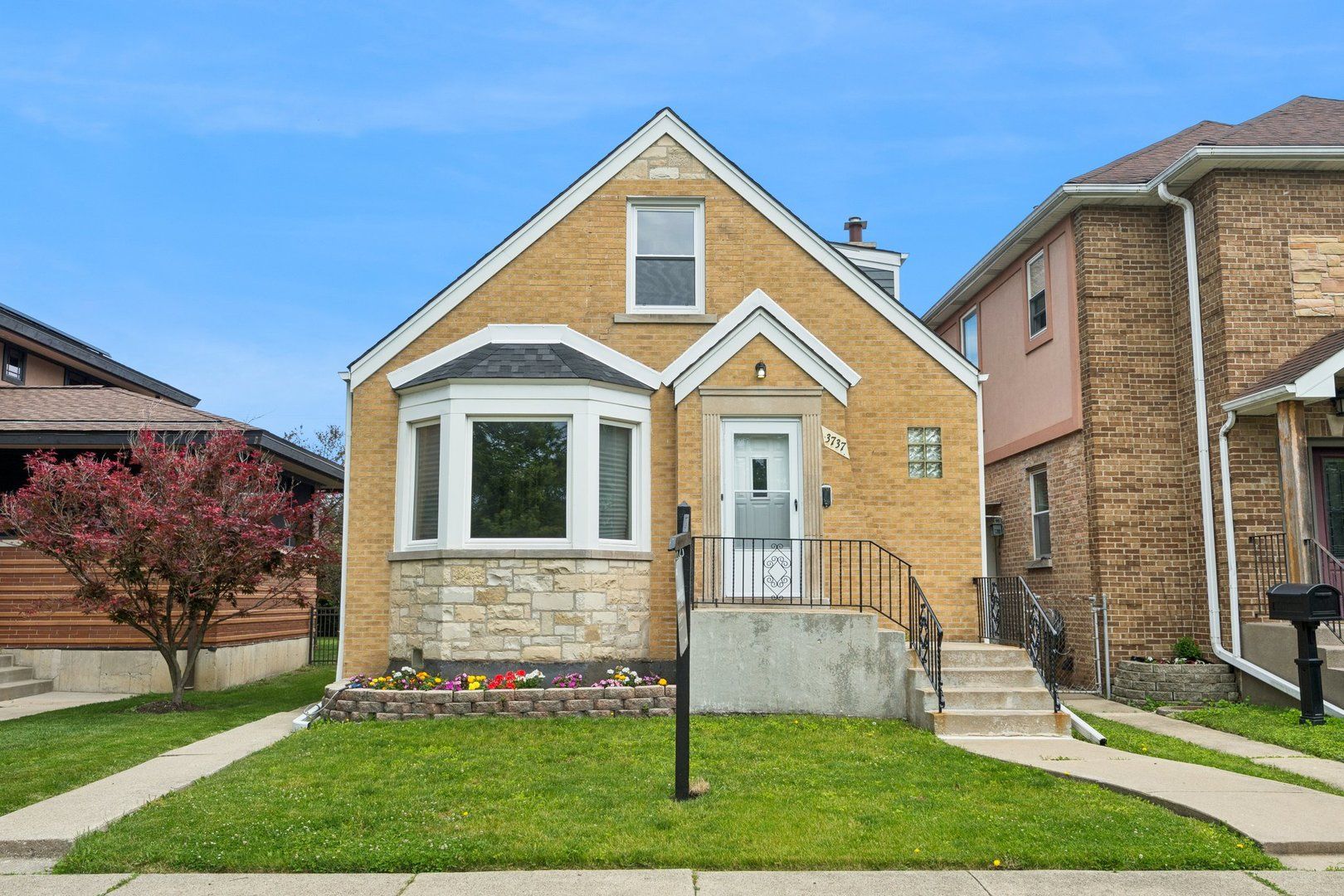 3737 N Cumberland Avenue — Chicago, IL 60634