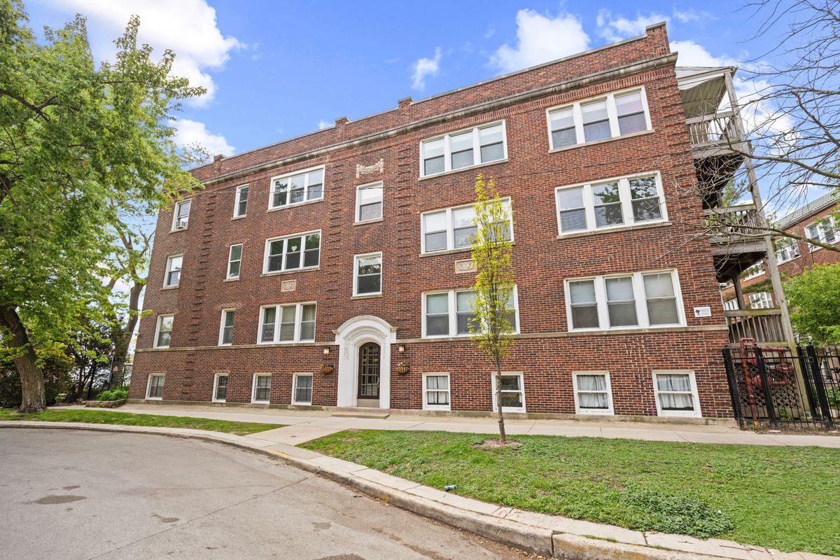 1221 JARVIS Avenue, Chicago, IL 60626