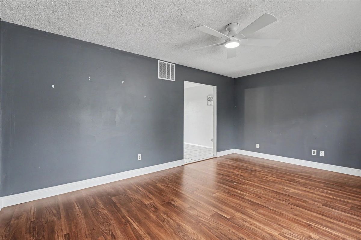 2229 Jeffery Drive, St. Joseph, IL 61873