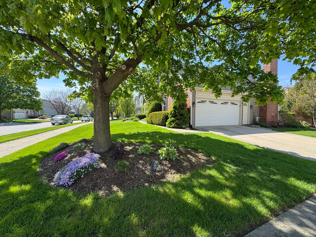 27W228 Heather Lane, Winfield, IL 60190