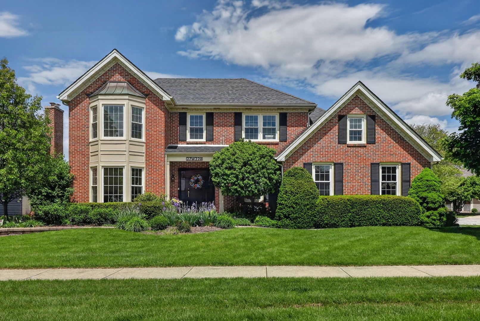 27W228 Heather Lane — Winfield, IL 60190
