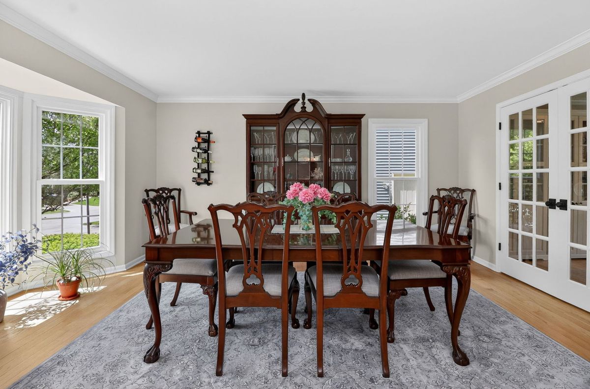 27W228 Heather Lane, Winfield, IL 60190
