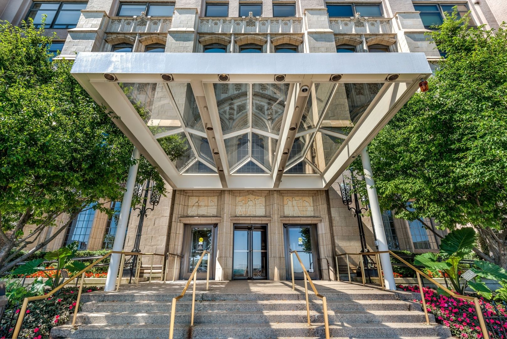 680 N Lake Shore Drive #1212 — Chicago, IL 60611