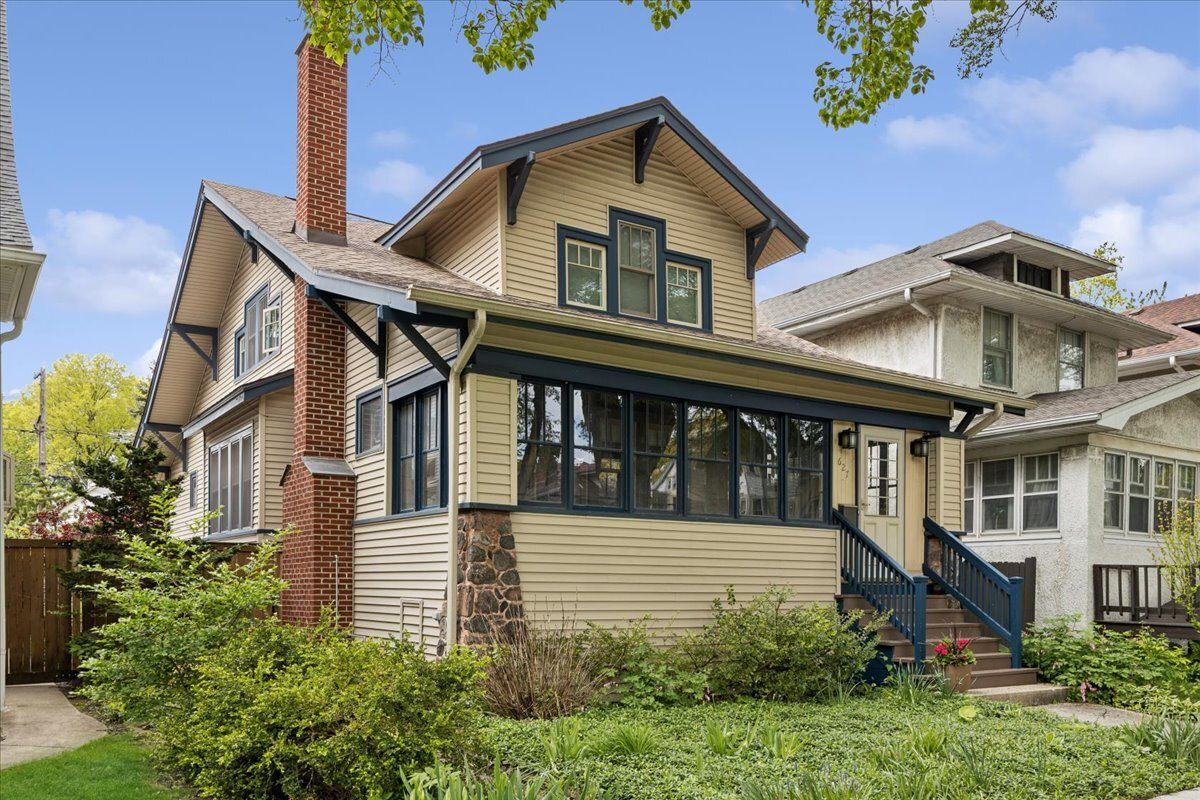 627 East Avenue, Oak Park, IL 60304