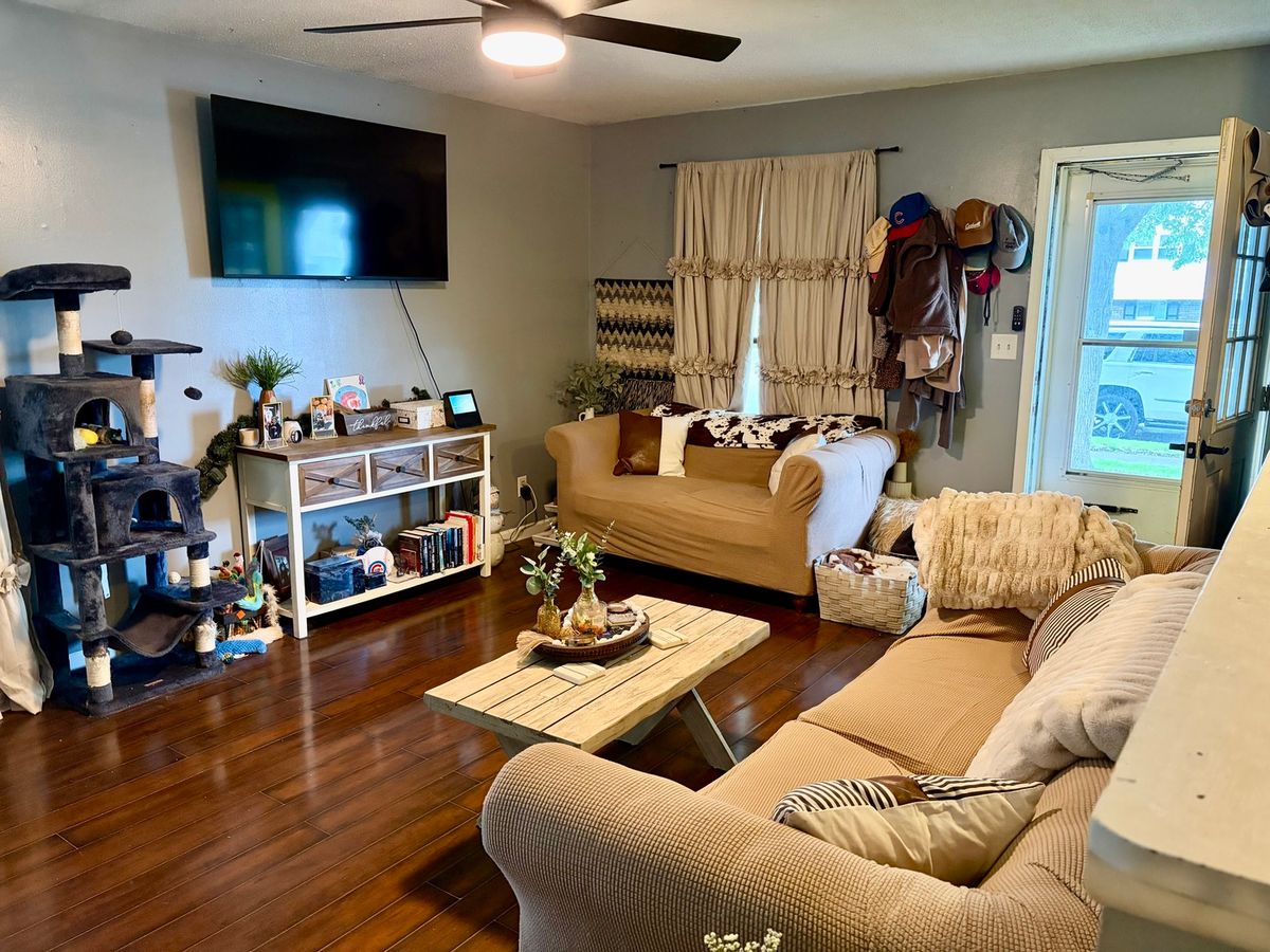 6 Blair Court, Clinton, IL 61727
