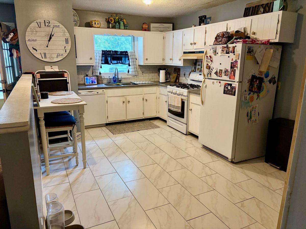 6 Blair Court, Clinton, IL 61727