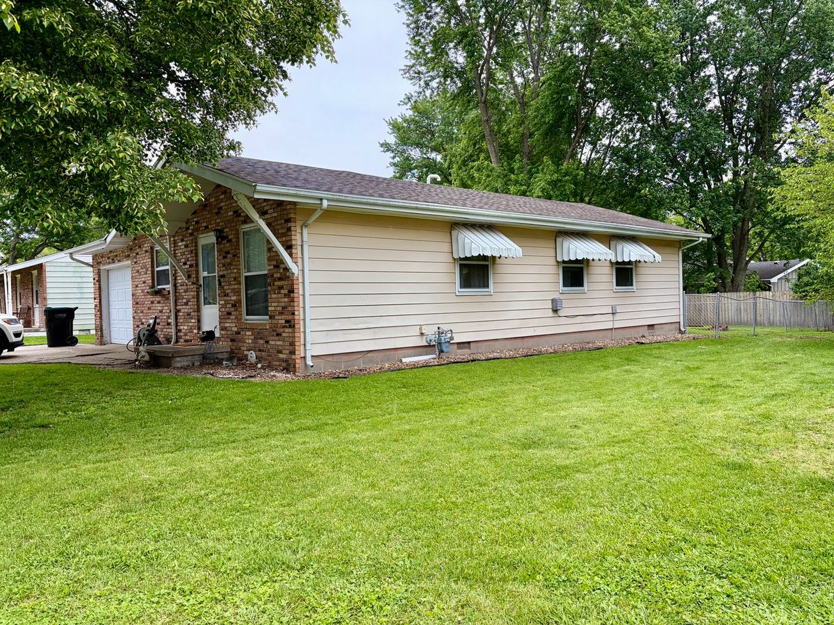 6 Blair Court, Clinton, IL 61727