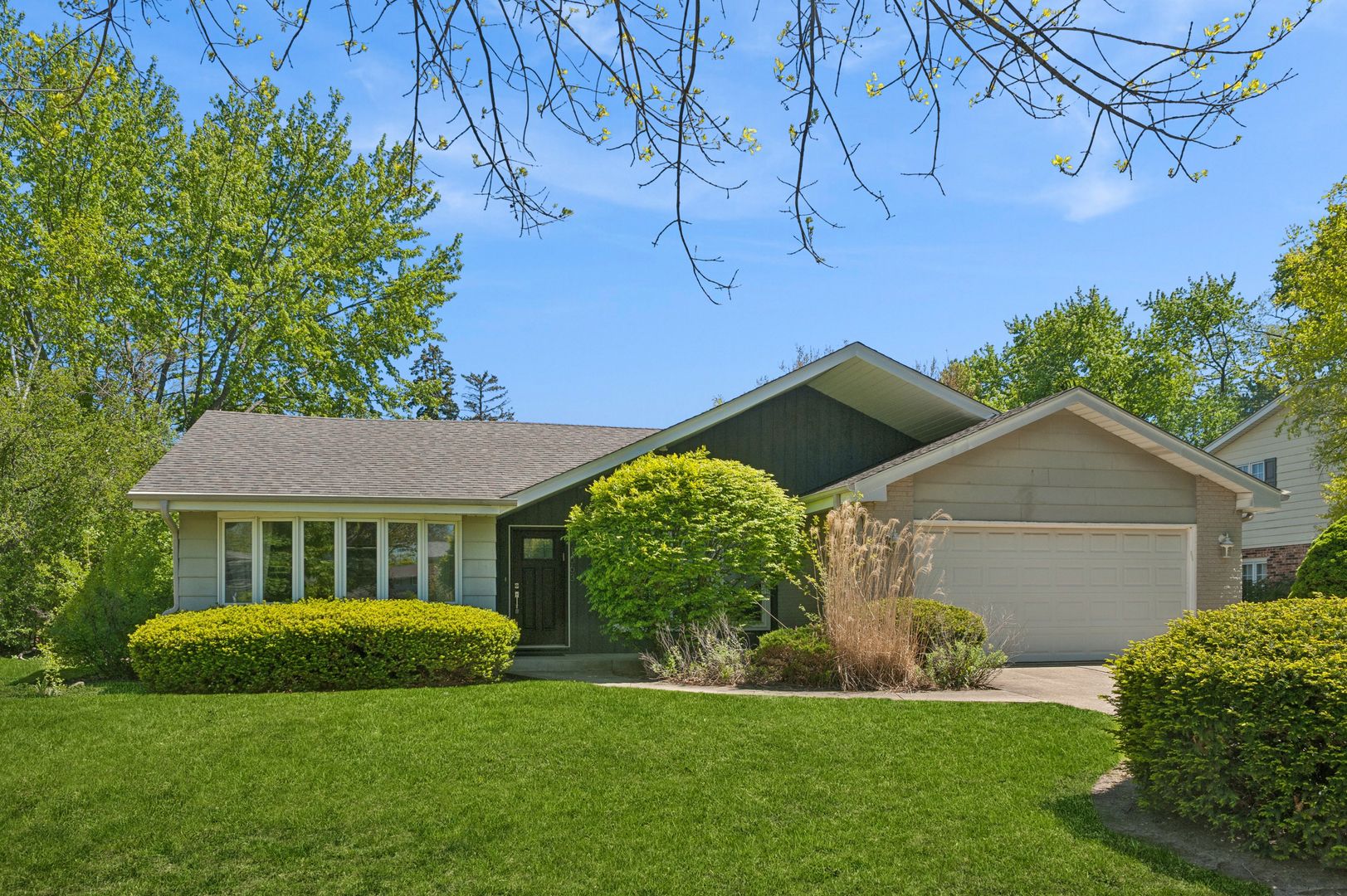 1663 Longvalley Drive — Northbrook, IL 60062