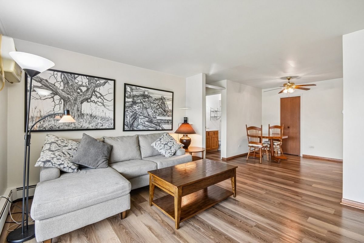 12809 Carriage Lane #12, Crestwood, IL 60418