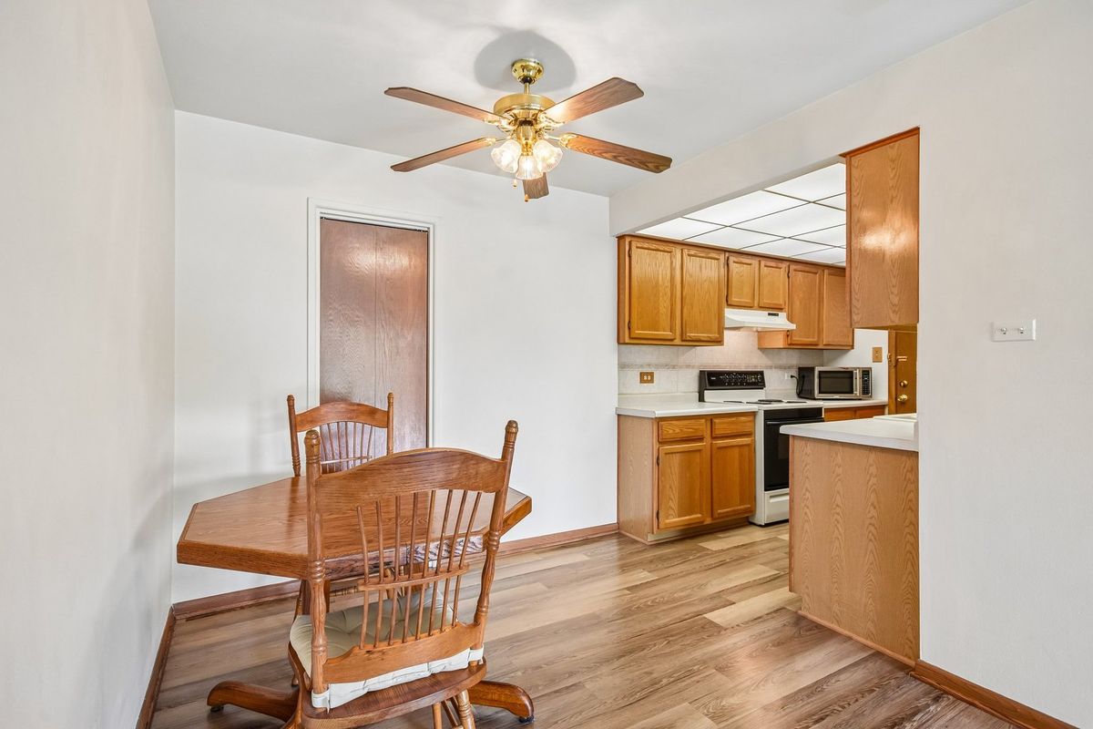12809 Carriage Lane #12, Crestwood, IL 60418