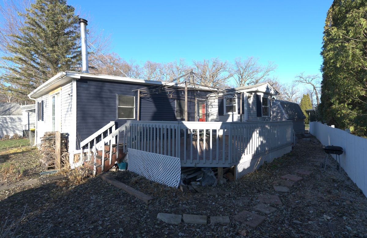 50 Beacon Bay Court, Lakemoor, IL 60051