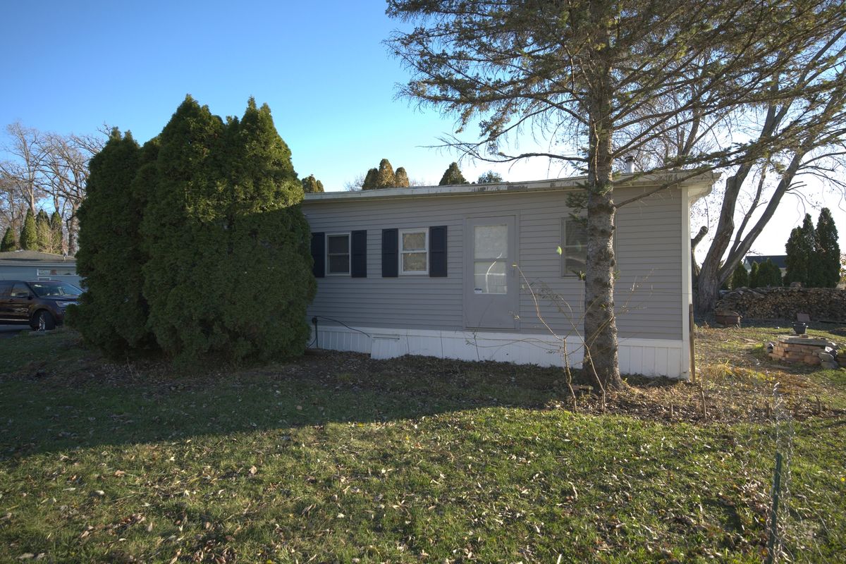 50 Beacon Bay Court, Lakemoor, IL 60051