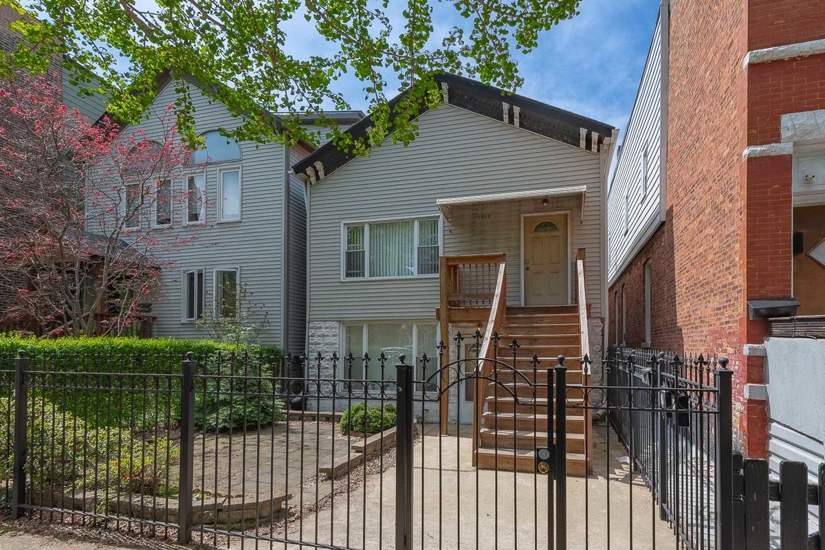 2818 Wells Street, Chicago, IL 60616