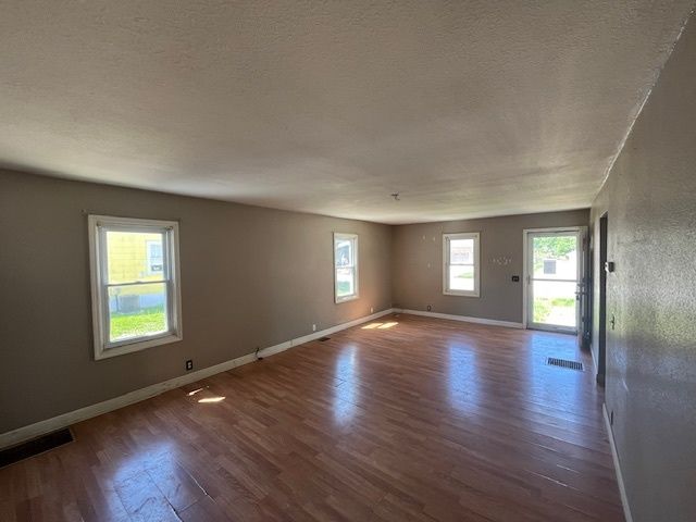 318 S Worth Street, Sullivan, IL 61951