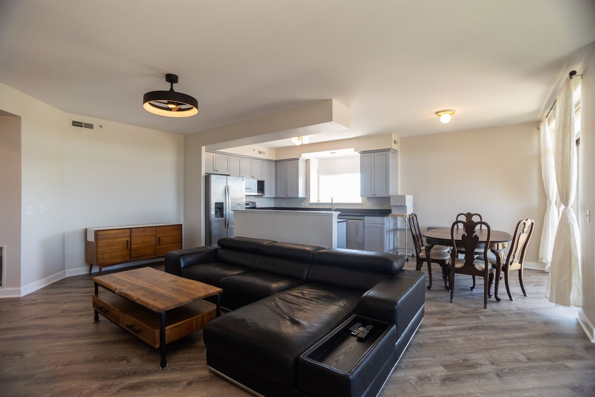 8440 Callie Avenue #606, Morton Grove, IL 60053