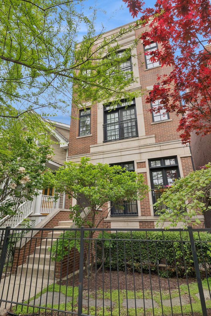 2723 Dayton Street, Chicago, IL 60614