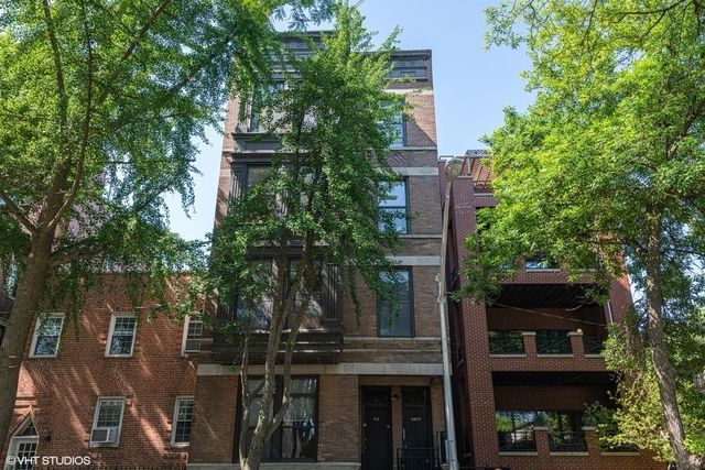 320 Evergreen Avenue, Chicago, IL 60610
