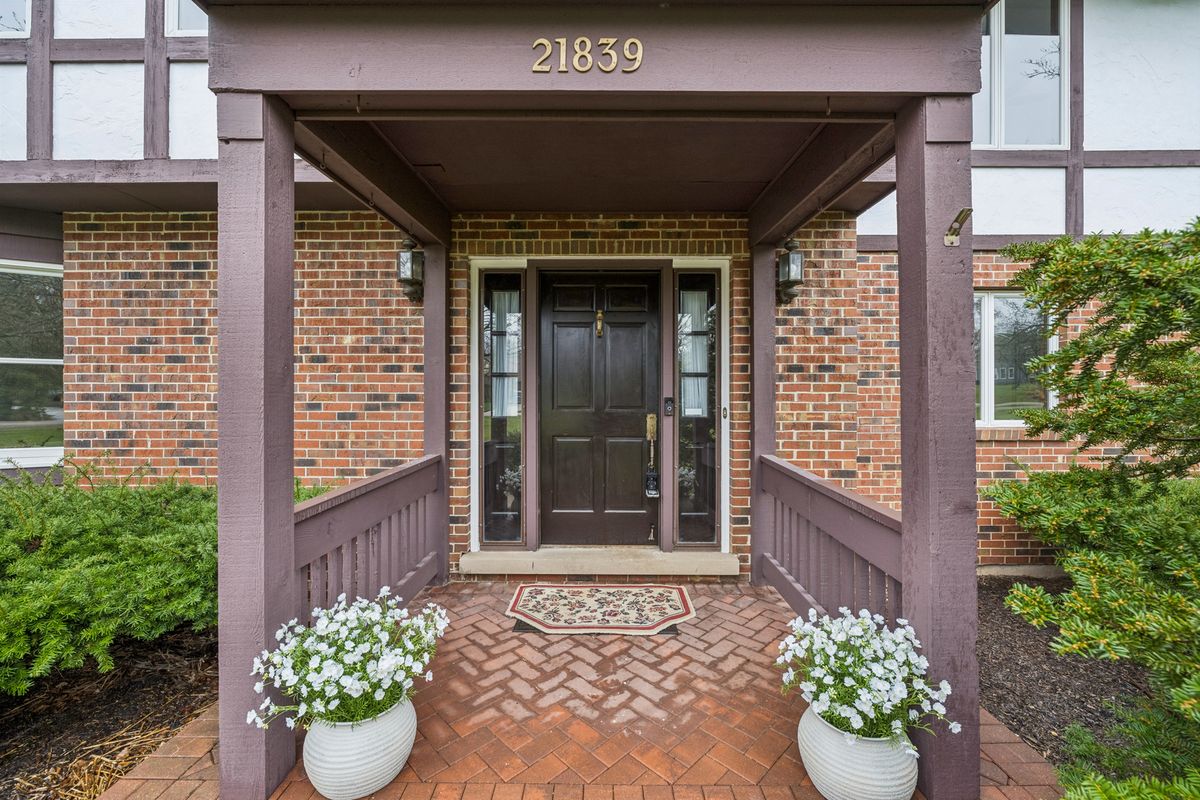 21839 Cambridge Drive, Kildeer, IL 60047
