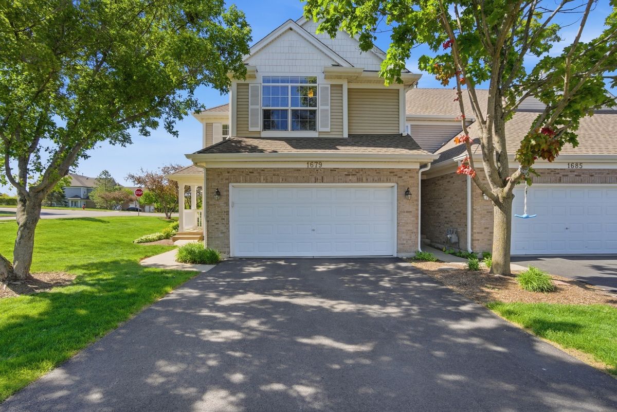 1679 Yellowstone Circle, Crystal Lake, IL 60014