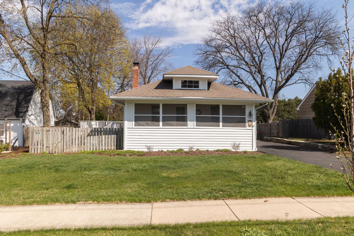 219 Oak Avenue, Wheaton, IL 60187