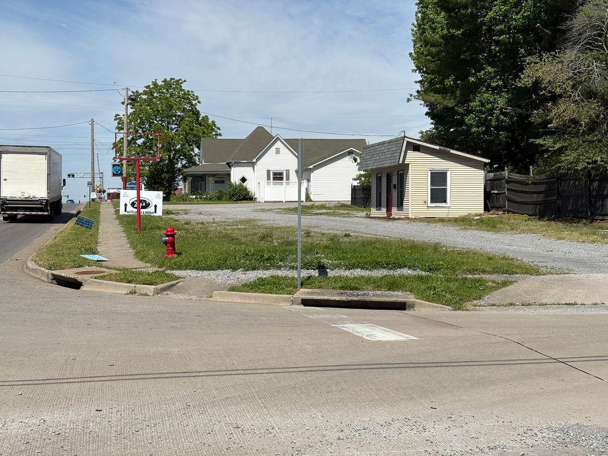 200 Deyoung Street, Marion, IL 62959