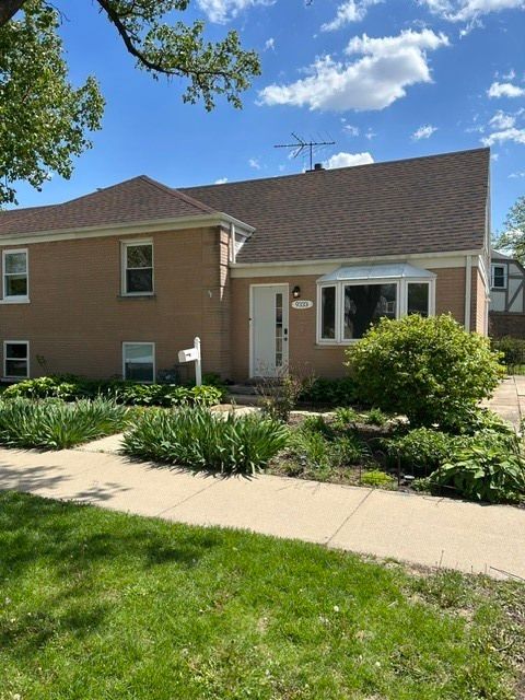 9333 Jackson Avenue, Brookfield, IL 60513
