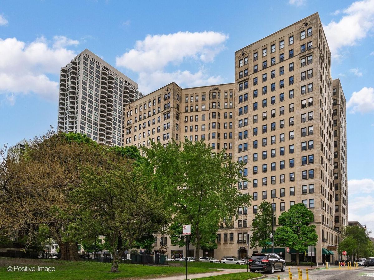 2000 Lincoln Park W Street, Chicago, IL 60614