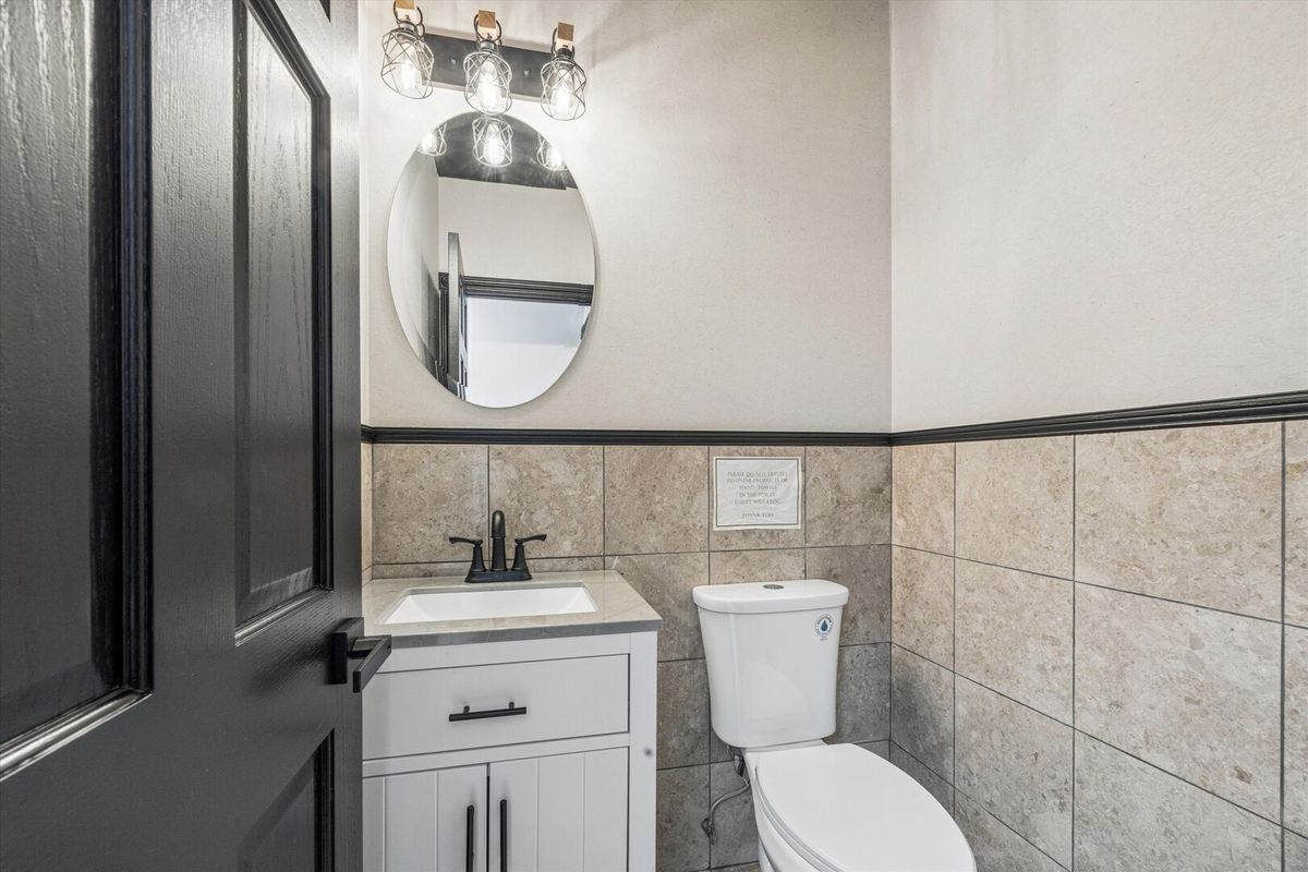 414 Plaza Drive #103, Westmont, IL 60559