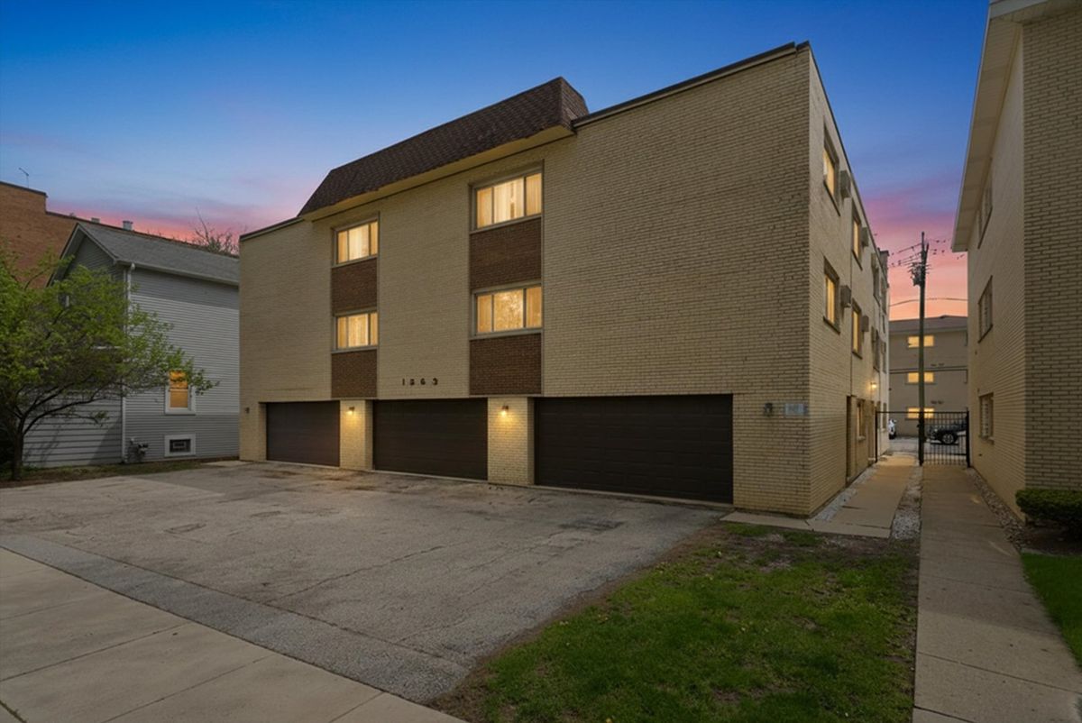 1363 Perry Street, Des Plaines, IL 60016