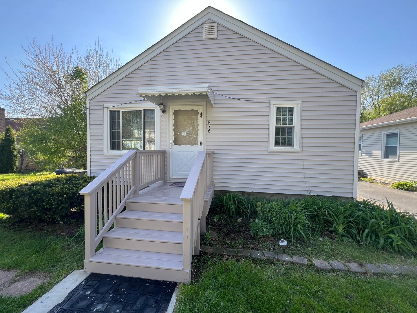 936 Russell Place — Mundelein, IL 60060