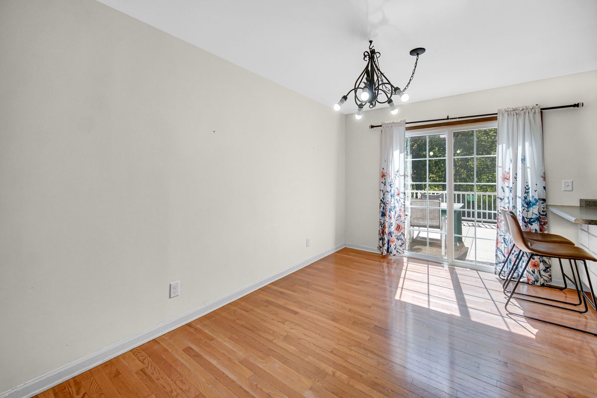 104 Poplar Road, Yorkville, IL 60560