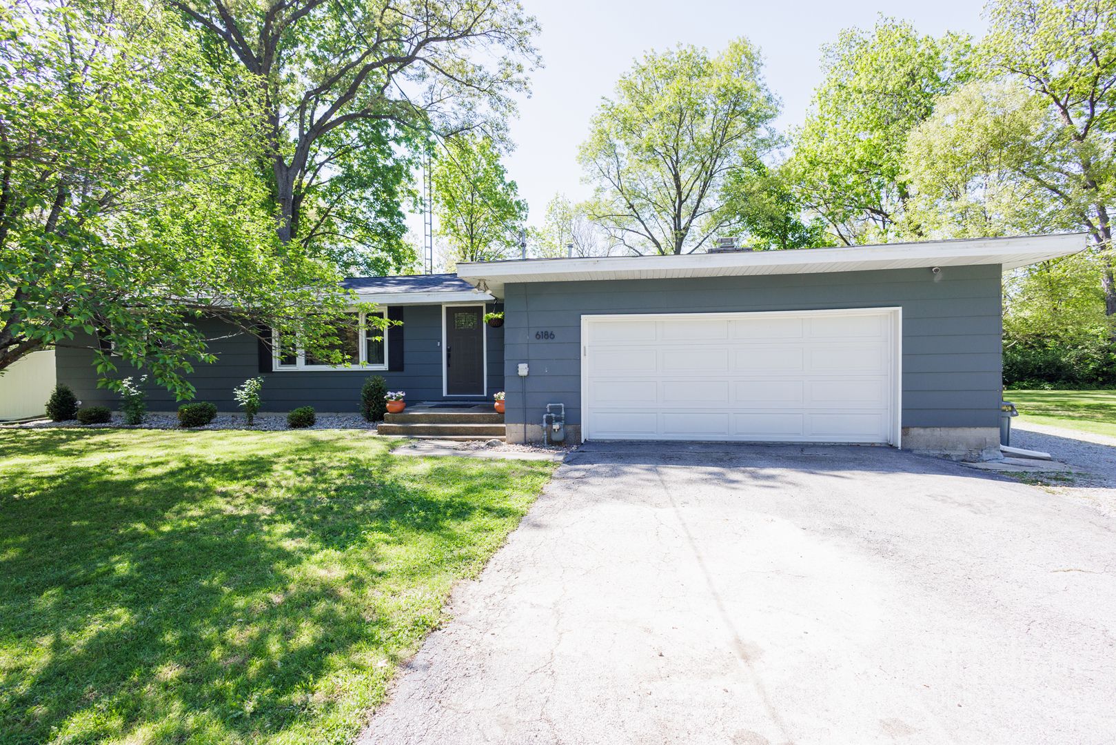 6186 E 260 S Road — St. Anne, IL 60964