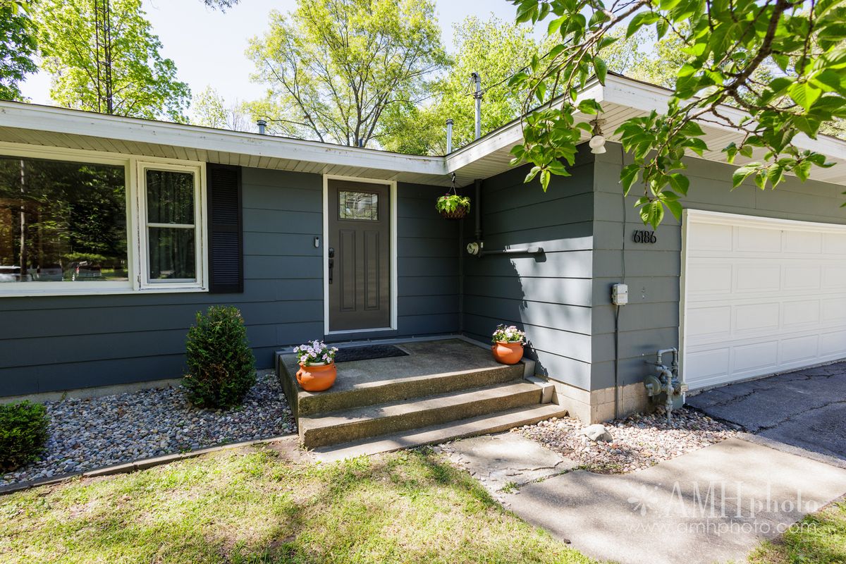 6186 E 260 S Road, St. Anne, IL 60964