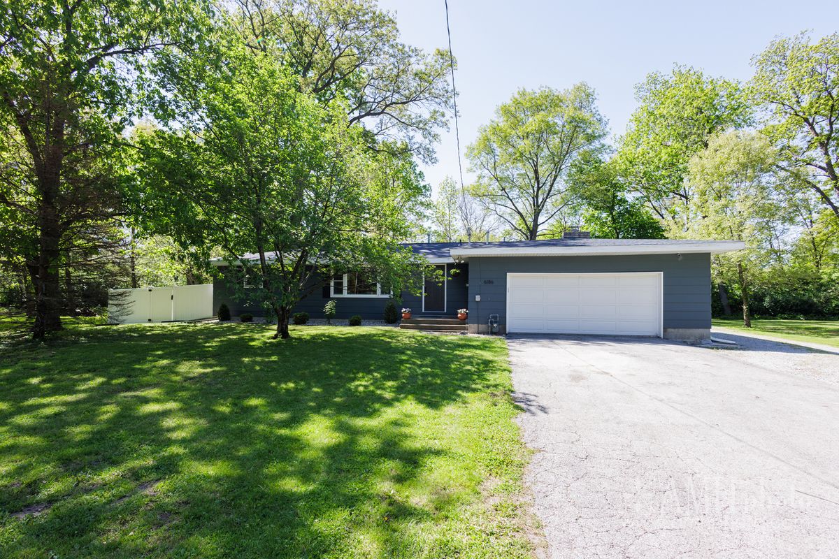 6186 E 260 S Road, St. Anne, IL 60964