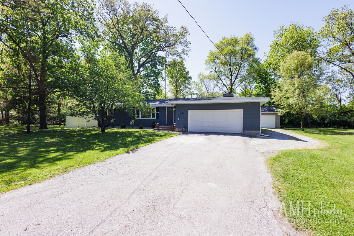 6186 E 260 S Road, St. Anne, IL 60964