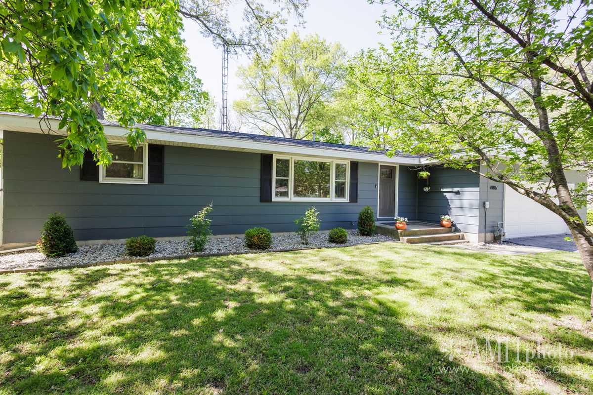 6186 E 260 S Road, St. Anne, IL 60964